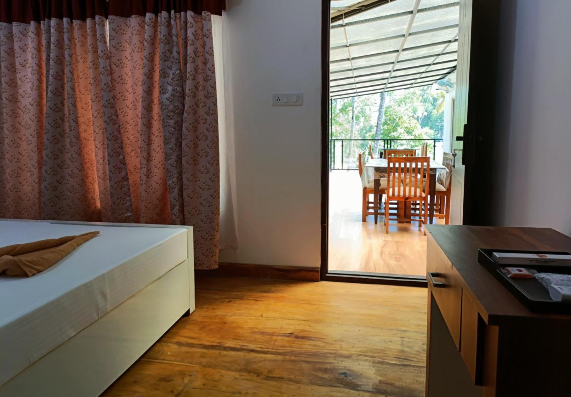 Koshy'S Beach Front Homestay Mararikulam Bagian luar foto