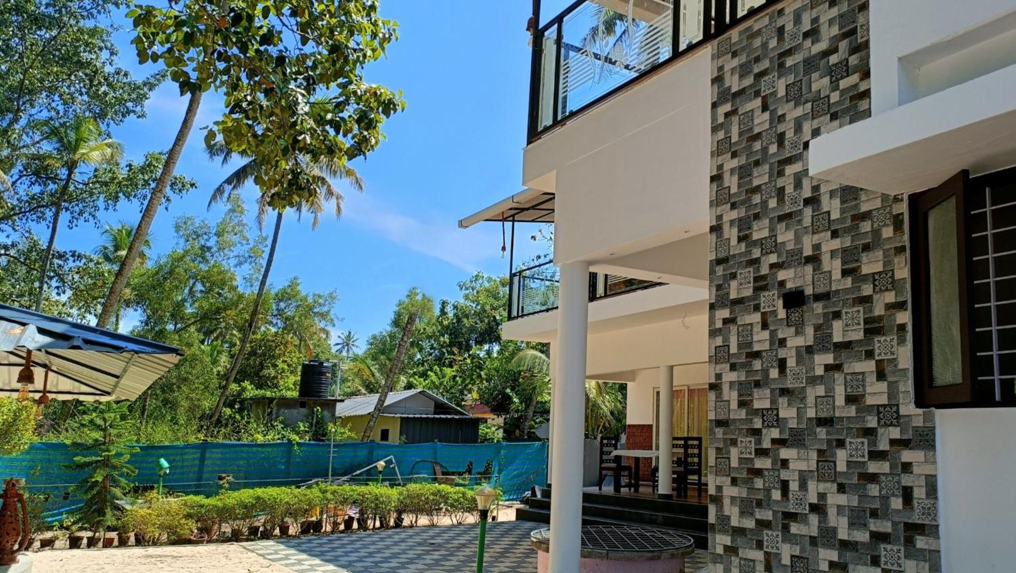 Koshy'S Beach Front Homestay Mararikulam Bagian luar foto